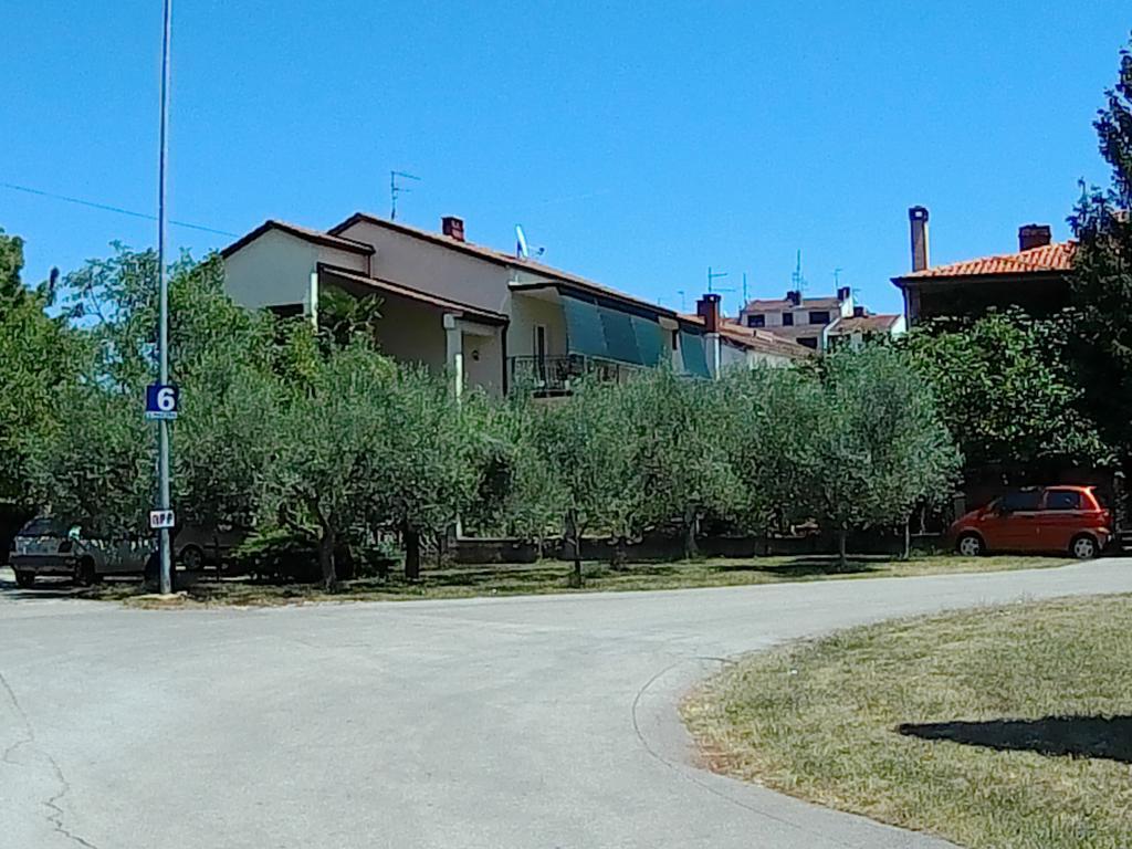 Lea Apartment Umag Exterior foto